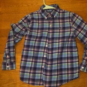 Vineyard vines boys shirt.